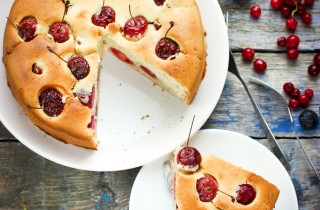 Torta soffice di ciliegie