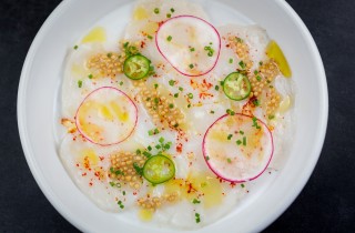 Carpaccio di capasanta all’olio di vaniglia e spezie