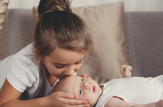 Fratelli o sorelle? Crescere insieme fa bene