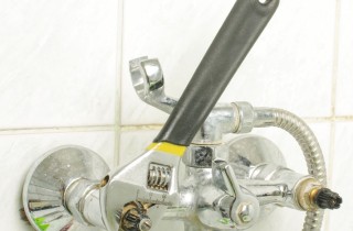 Calcare su rubinetti e sanitari, come liberarsene in modo naturale