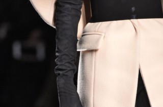 Accessori moda inverno 2017: guanti e manicotti per completare il look