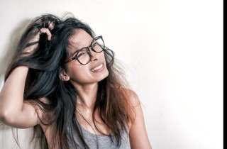 Cuoio capelluto che pizzica, da cosa dipende e come risolvere il problema