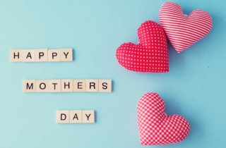 Festa della mamma 2017, le frasi celebri e gli aforismi più belli da dedicare