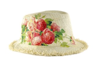 Il video tutorial per decorare un cappello di paglia con il decoupage