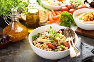Cous cous con le verdure, la ricetta facile per un pranzo fresco