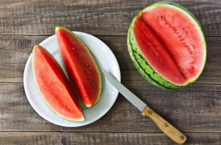 Come pulire l'anguria in 9 modi diversi col video tutorial facile