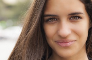 Trucco giorno per occhi marroni, il video tutorial facile