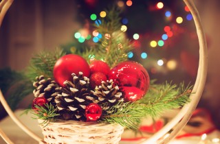 Lavoretti di Natale con le pigne, 7 decorazioni facili e graziose