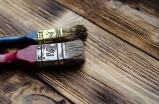 Come pulire il legno grezzo, dal pavimento ai mobili