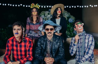 Vestiti di Carnevale adulti last minute, 5 idee facili e allegre