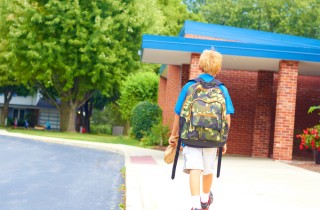 Bambini a scuola da soli: da quale età, come e perchè