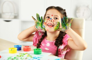 Tecniche di pittura per bambini senza uso del pennello