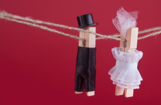 Segnaposto matrimonio fai da te con le mollette di legno