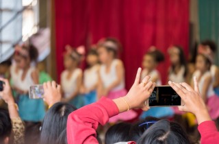 Recite scolastiche: i pro e contro