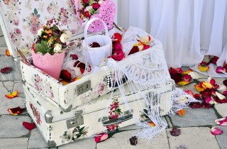 Come decorare una vecchia valigia con il decoupage per rinnovarla