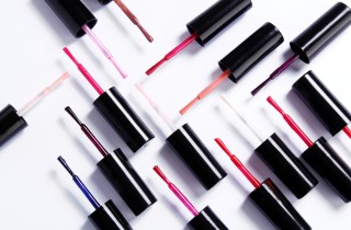 Come creare smalto glitter e colorato col fai da te