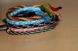 Come realizzare bracciali kumihimo: le istruzioni