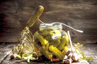 Come fare i cetrioli in agrodolce da conservare per l'inverno