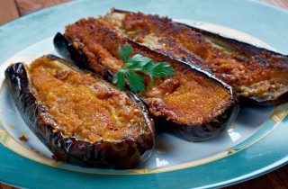 Melanzane ripiene al forno, la ricetta calabrese