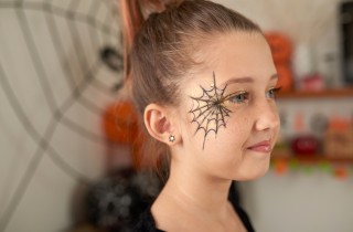 Trucco semplice per Halloween: il make-up con la ragnatela