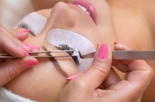 Extension delle ciglia: costi, rischi e durata del trattamento