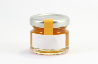 Come togliere la colla delle etichette senza lasciarne traccia