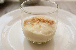Panna cotta con mandorle e liquore fatta in casa