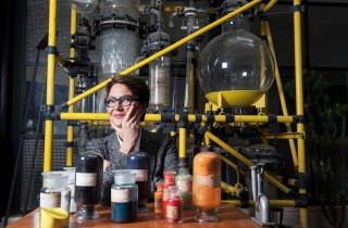 Una vita da scienziata negli scatti di Gerald Bruneau