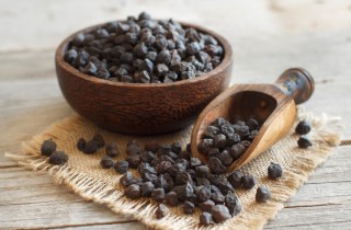 Come si cucinano i ceci neri con modi e tempi di cottura precisi