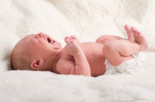 Come mai il papà non sopporta il pianto del bambino
