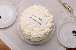 Decorazioni torte Prima Comunione con panna montata: 5 idee da copiare subito