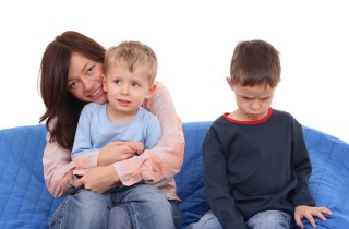 Gelosia e competizione tra fratelli: come gestirle