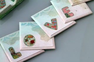 Come decorare le piastrelle con il decoupage in modo creativo ed originale