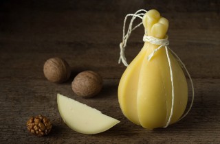 Cucina del Gargano: la ricetta del caciocavallo podolico al forno