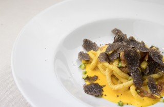 Come si preparano i passatelli asciutti al tartufo nero: la ricetta tipica pesarese