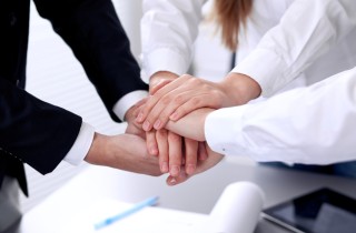 Spirito di squadra tra colleghi di lavoro: le frasi per stimolare la collaborazione