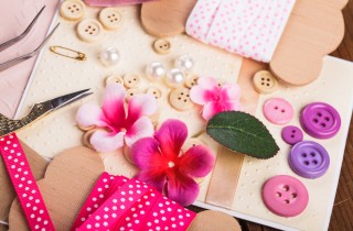 Lavoretti festa dei nonni con cartoncino e bottoni