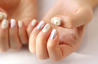 Nail art con il bianco: tante idee in sfumature latte, gesso e perlato