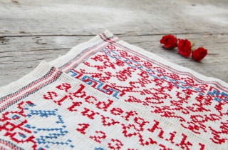 Alfabeti punto croce gratis: 15 schemi da non perdere