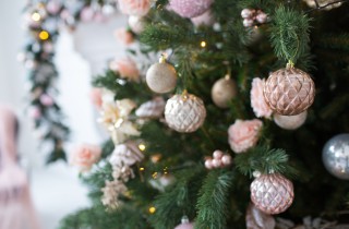 Albero di Natale 2019: 9 addobbi belli ispirati alle tendenze