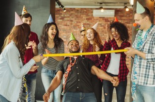 Giochi adulti compleanno: 5 idee divertenti