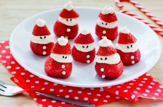 Torte di Natale decorate con panna: 7 idee sfiziose