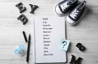 Nome del bambino: quando è troppo originale può danneggiarlo