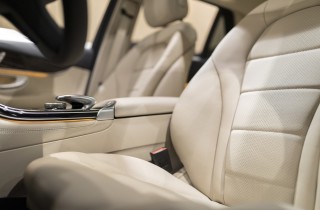 Come pulire i sedili dell'auto