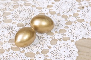 Decorazioni pasquali: le uova di pizzo fai da te