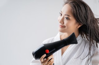 Come asciugare i capelli a casa come se fossi andata dal parrucchiere