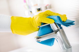 Come pulire il bagno velocemente: 5 trucchi da provare oggi