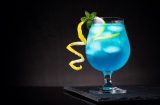 La ricetta dell'Acquarium cocktail con vodka alla pesca
