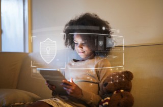 Tuo figlio passa troppe ore davanti agli schermi?