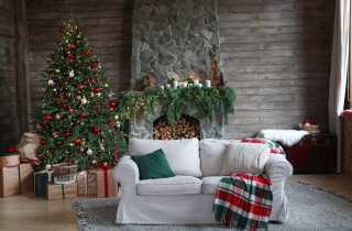 Come decorare il camino per Natale: 11 foto che ispirano